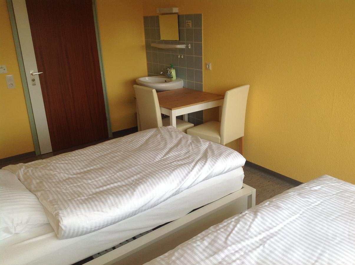 Hotel-Pension Schlossgarten Trippstadt Exteriör bild