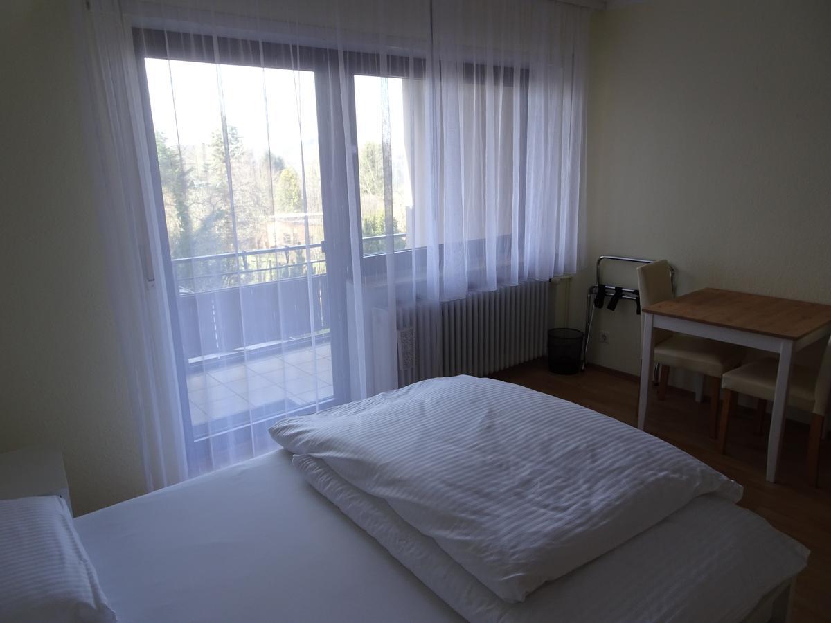 Hotel-Pension Schlossgarten Trippstadt Exteriör bild