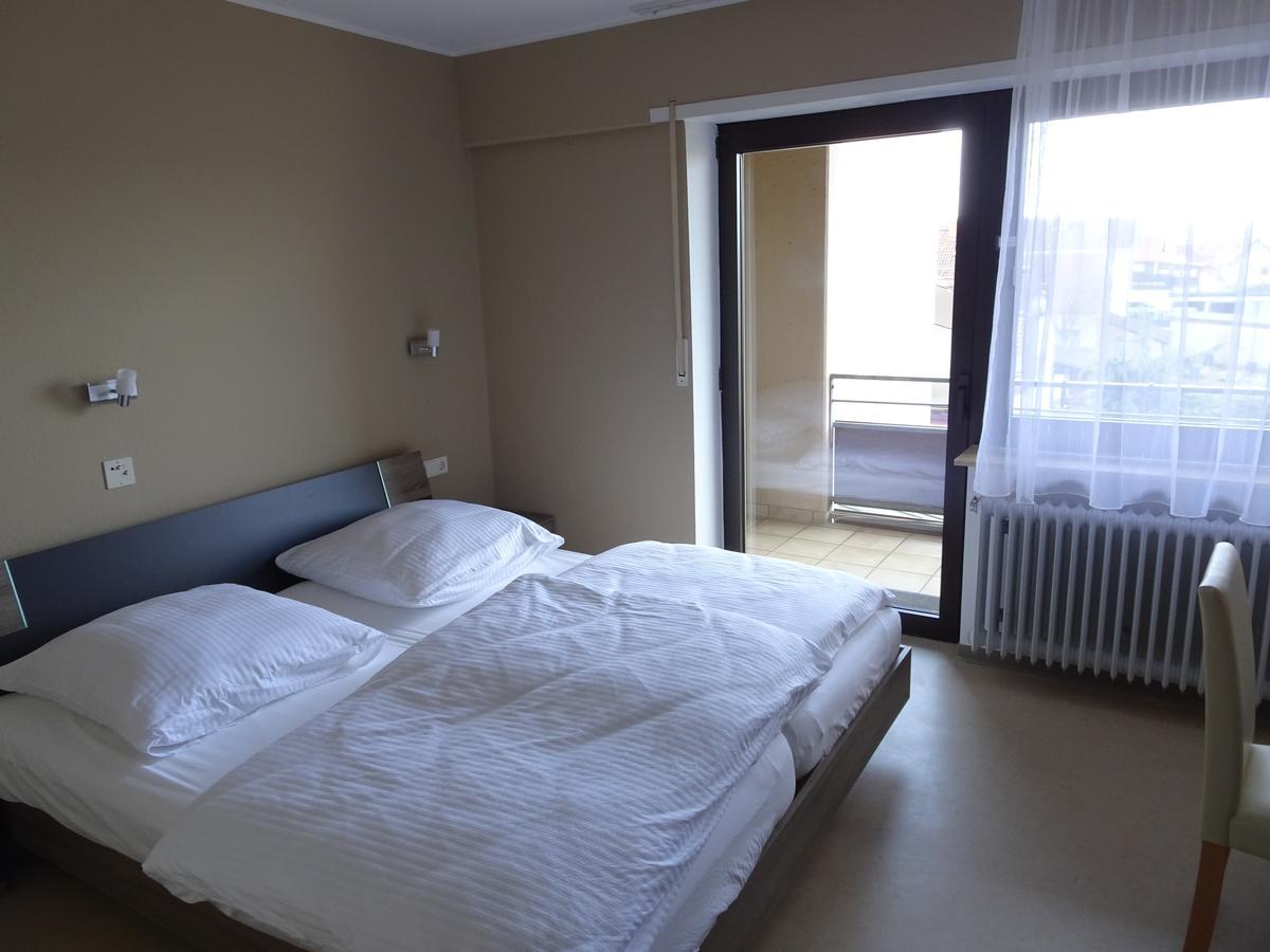 Hotel-Pension Schlossgarten Trippstadt Exteriör bild