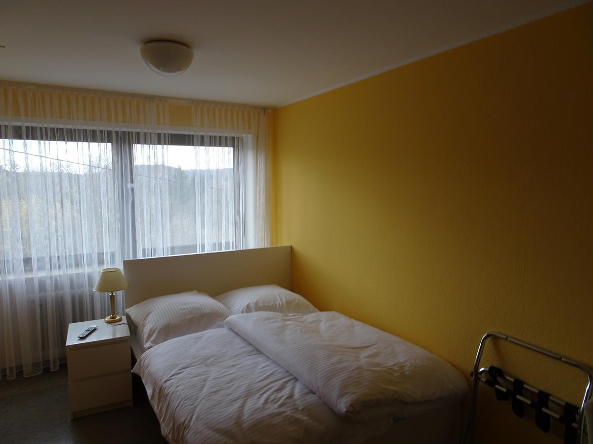 Hotel-Pension Schlossgarten Trippstadt Exteriör bild